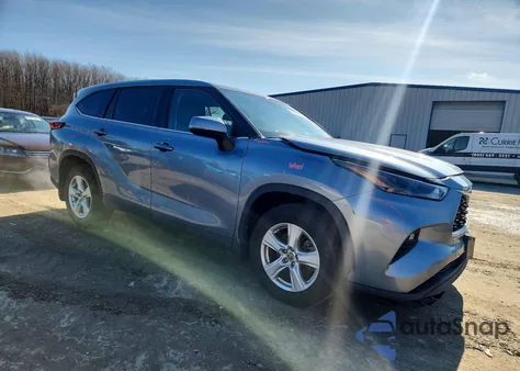 2022 Toyota Highlander L z USA, uszkodzony, nr VIN 5TDBZRBH0NS247514